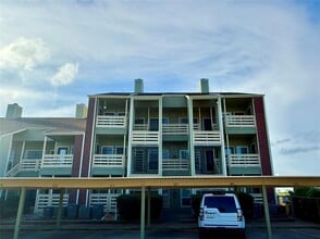 Building Photo - 500 Ferry Rd