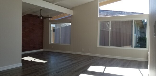 Living Rm & Dining Rm - 5572 Fernhill Cir