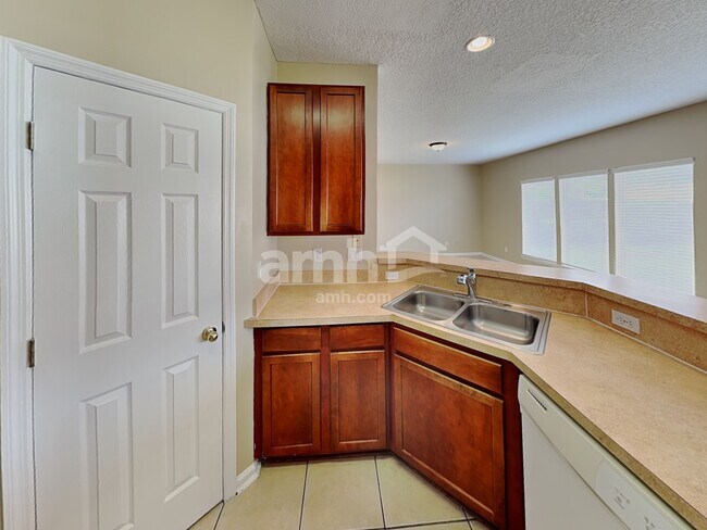 Foto del edificio - 9183 Prosperity Lake Dr