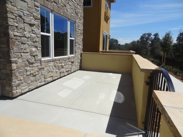Foto del edificio - 2121 Pasqual Dr. "Stone Point - Gated Pati...