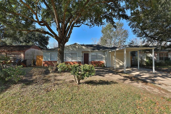 Building Photo - 10322 Cathedral Dr