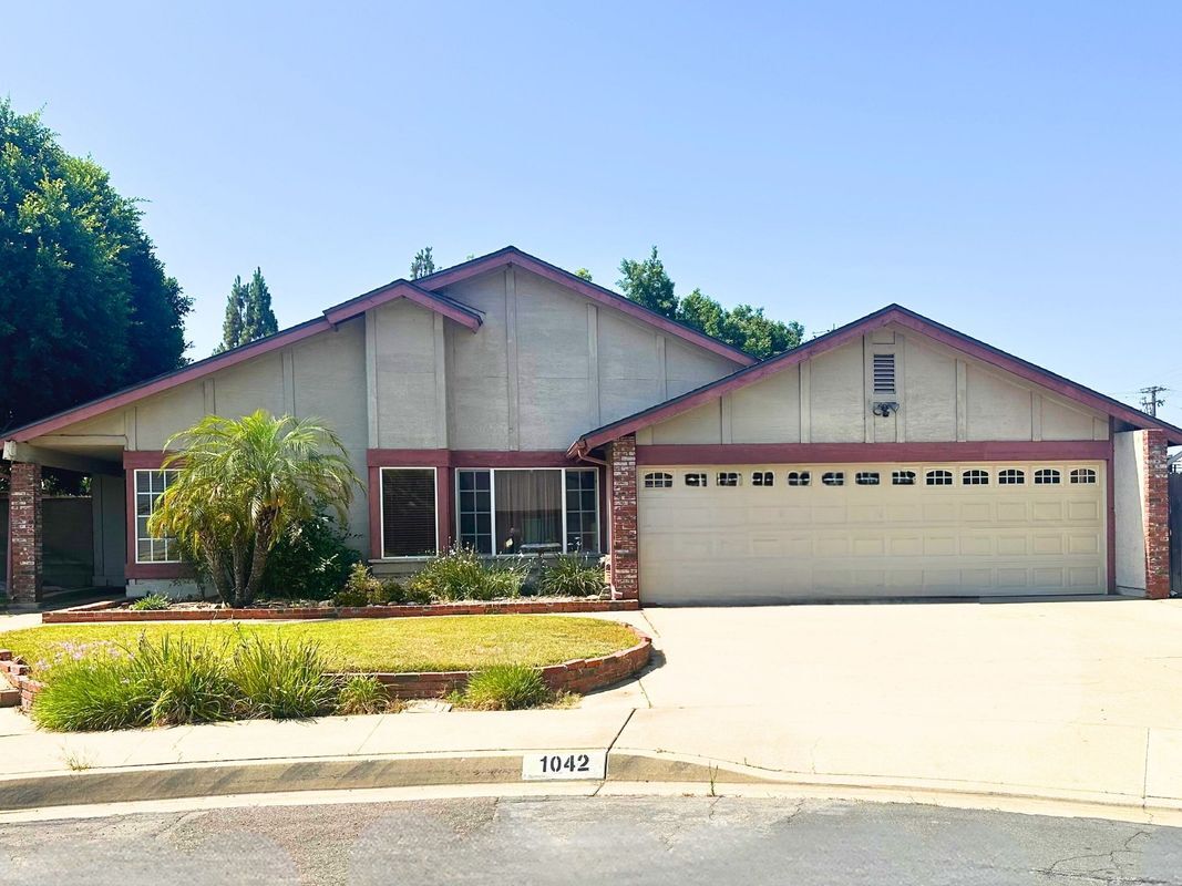 Primary Photo - 1042 Bassett Ct