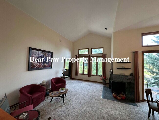 Foto del edificio - Beautiful Condo in Genesee!!