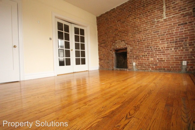 Building Photo - 211 E 14th St