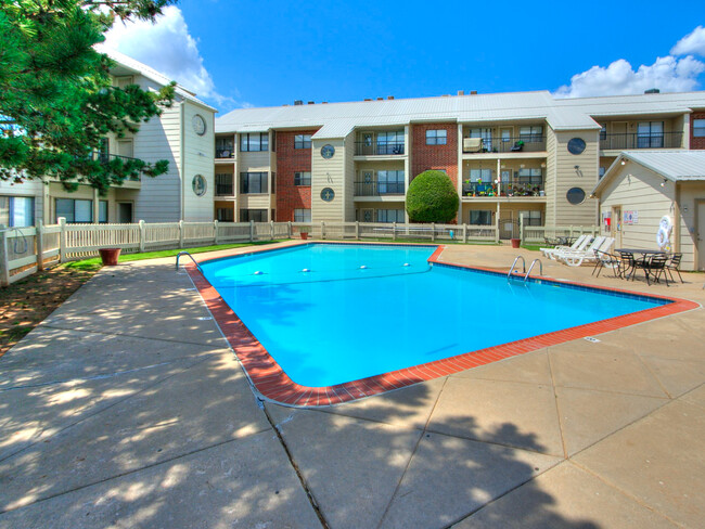 Building Photo - Eagle Crest Apartments