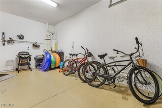 Building Photo - 3210 Cottonwood Bend