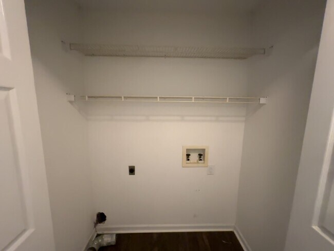 Foto del edificio - Apartment For Rent