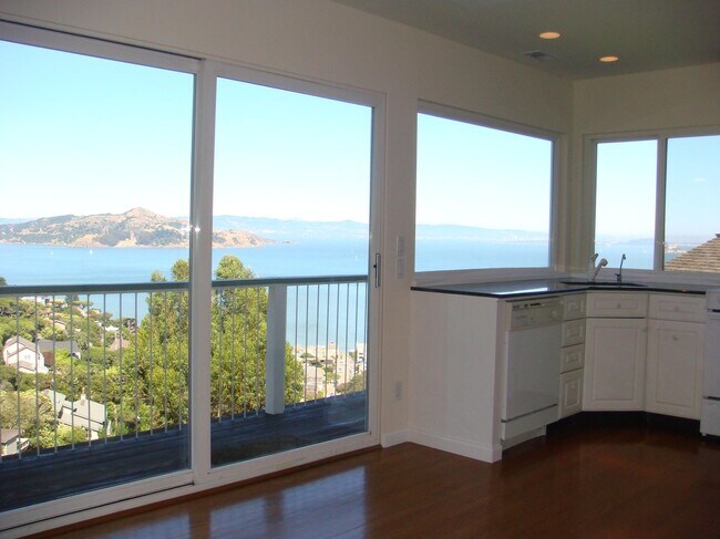 Building Photo - 440 Sausalito Blvd