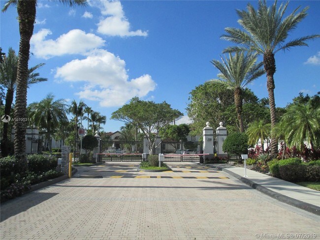 Foto del edificio - 4560 NW 107th Ave