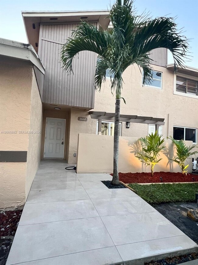 Building Photo - 3632 SW 112th Ave