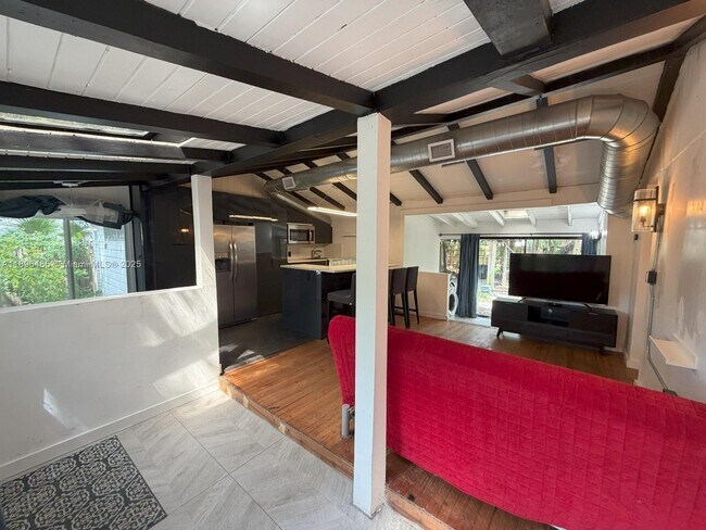 Foto del edificio - 491 NE 163rd St
