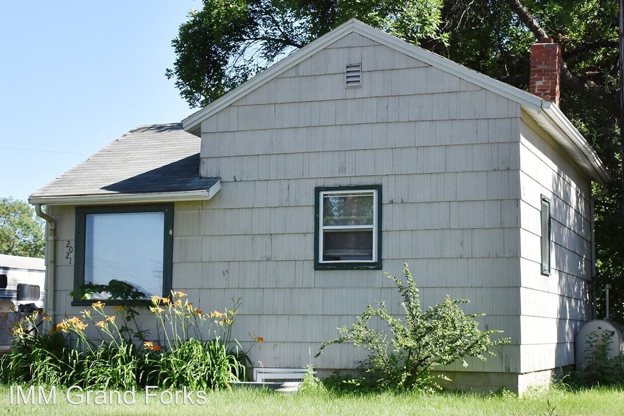 Primary Photo - 2 br, 1 bath House - 2021 12th Avenue N.