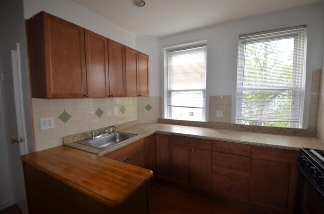 Foto del edificio - 169-171-171 Avenue F
