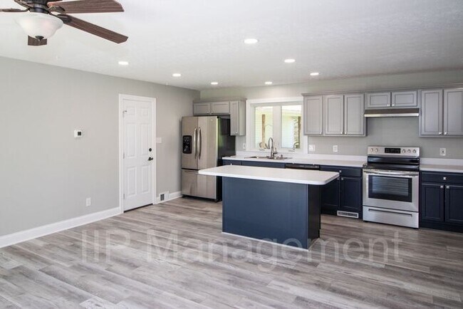 Building Photo - Completely Redone 3 Bedroom Split Level in...