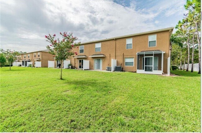 Foto del edificio - 8013 Sutton Terrace Ln