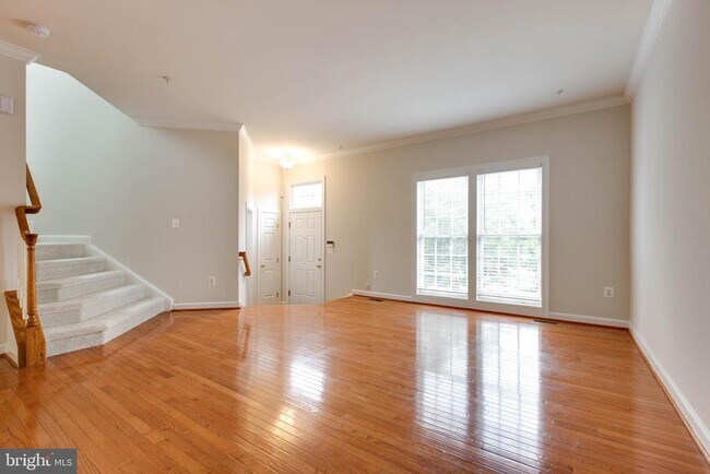 Foto del edificio - 10641 Hillingdon Rd