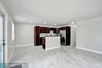 Building Photo - 800 SW 12th Ct