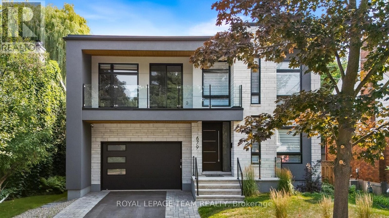 Photo principale - 679 Broadview Ave
