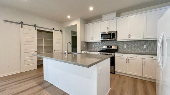 Building Photo - Single-Level 3-Bedroom House in Righetti Ranch with Air Conditioning