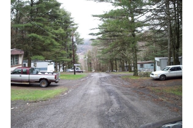 Primary Photo - 93 Pine Ridge Ln