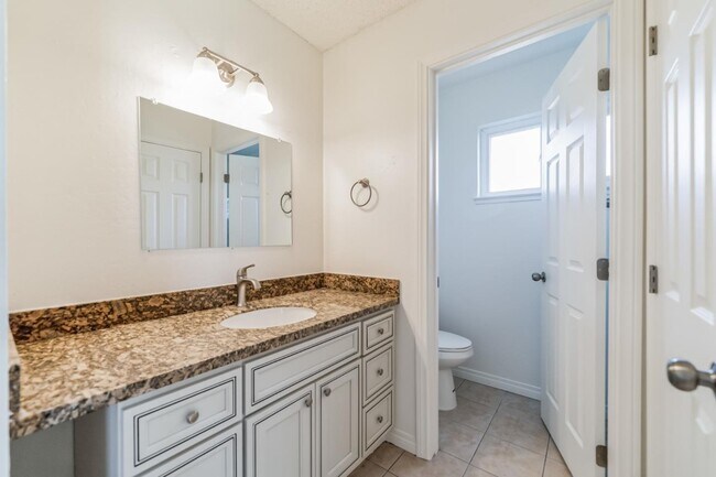 Foto del edificio - 1705 View Dr