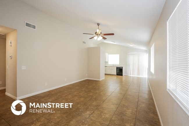Building Photo - 2025 Havelina St
