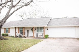 Building Photo - 1505 Yucca St