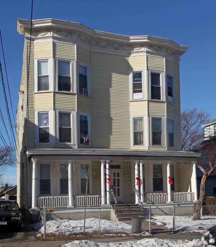 Primary Photo - 106 Lincoln Ave