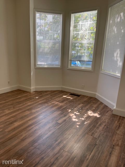 Foto del edificio - 4 br, 1 bath Duplex - 1029 Wood St
