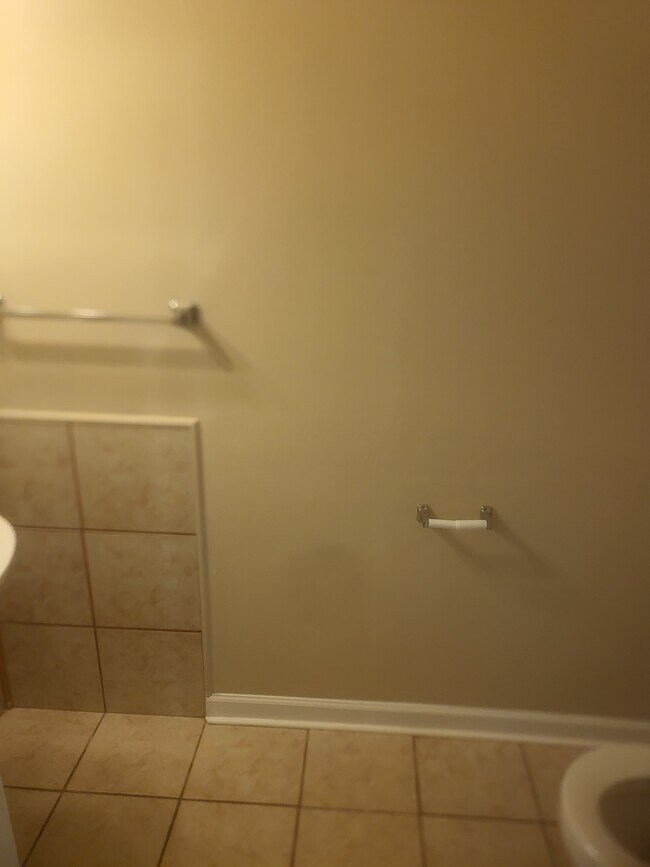 Building Photo - 3036 Yorktown Cir