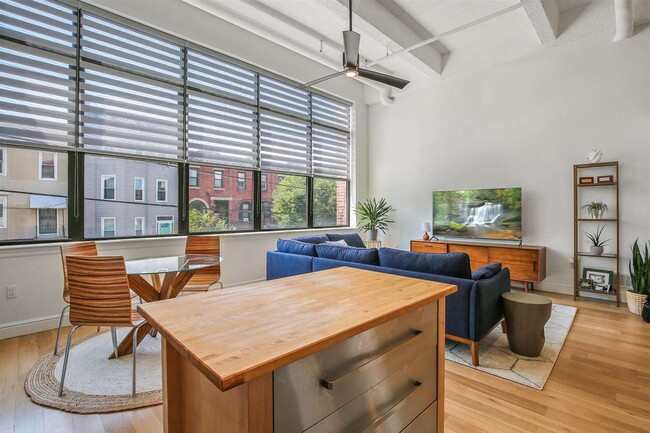 Foto del edificio - 300 Communipaw Ave