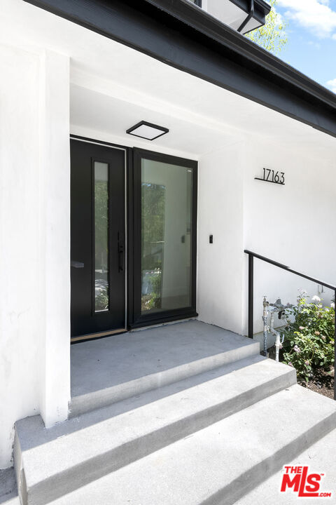 Building Photo - 17163 Clemons Dr