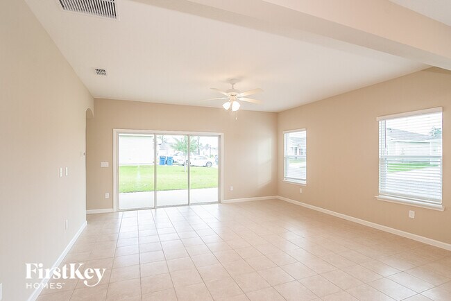 Foto del edificio - 10852 Ventnor Ave