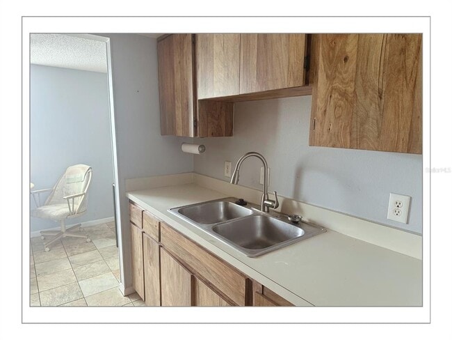 Foto del edificio - 5541 Bay Blvd