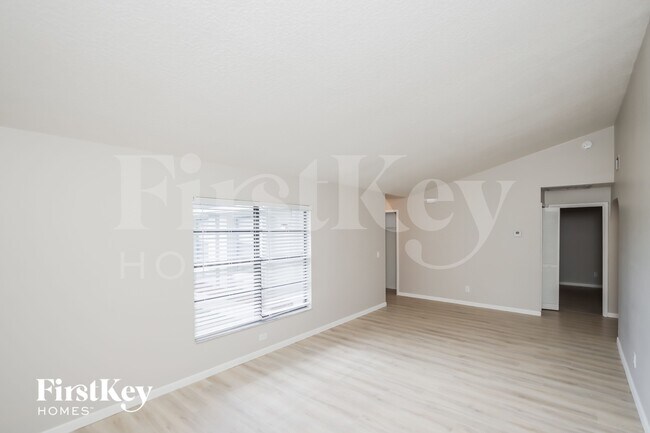 Foto del edificio - 1377 Prum Ave NW