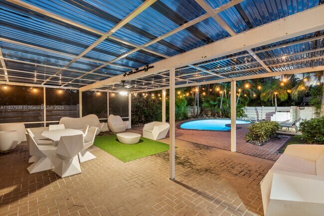 1247 Jackson St Hollywood FL - 1247 Jackson St Hollywood Fl Building Photo 