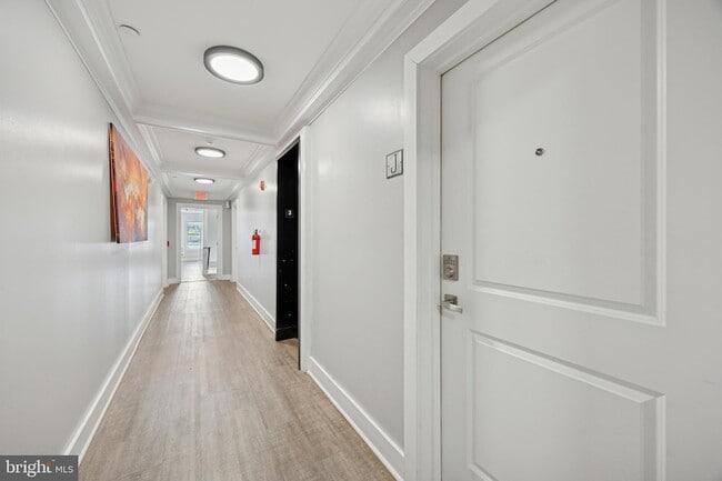 Building Photo - 502 Gerhard St