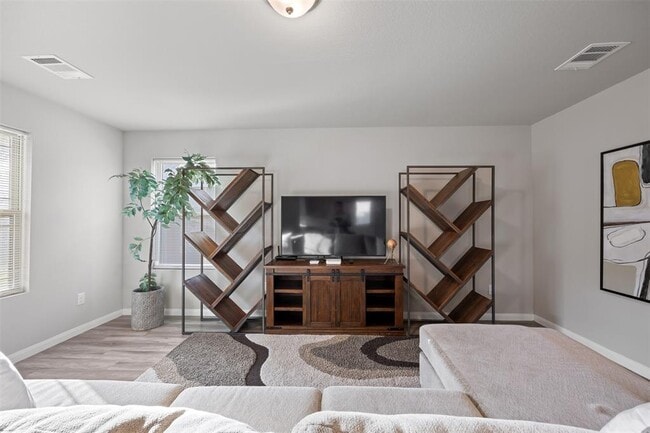 Building Photo - 2849 Golf Crest Dr