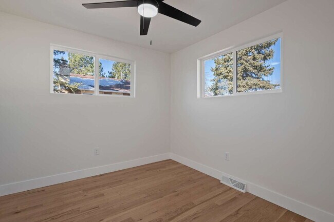 Foto del edificio - Main Level Three Bedroom Now Ready