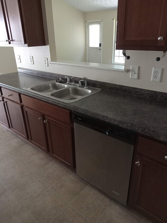 Foto del edificio - 5506 Union Pointe Pl