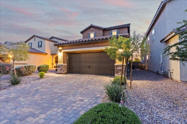 Building Photo - Stunning 4 bedroom, 3 bathroom home with a...