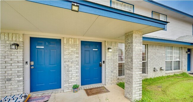 Building Photo - 4203 Deek Dr