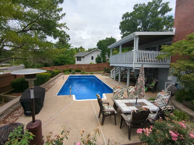 Foto del edificio - 8 Parkrose Ct