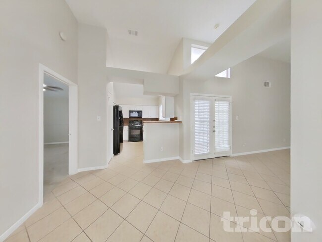 Foto del edificio - 6615 Laurel Glen Dr