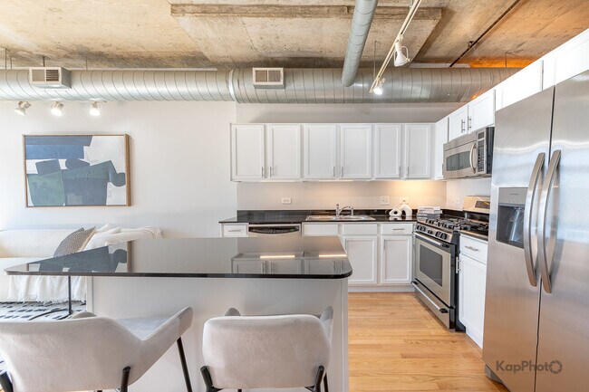 Foto del edificio - 933 W Van Buren St