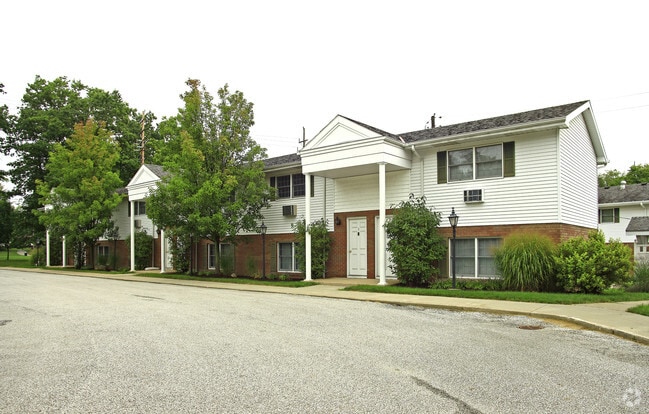 Foto del edificio - Grove Manor Apartments