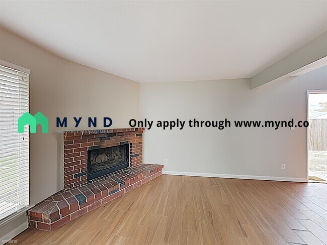 Building Photo - 3 br, 2.5 bath Townhome - 4746 67th St