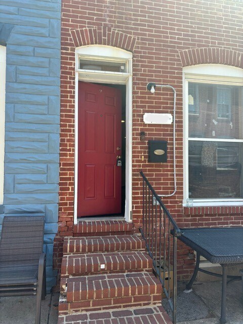 Foto del edificio - 2 Bedroom 2 Bathroom Rehabbed Home