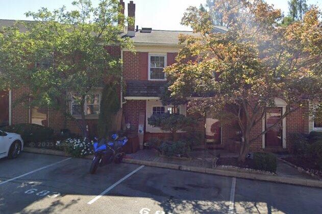 Foto del edificio - 683 Coates Ln