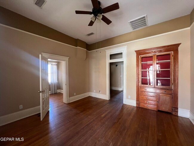 Foto del edificio - 108 W Nevada Ave